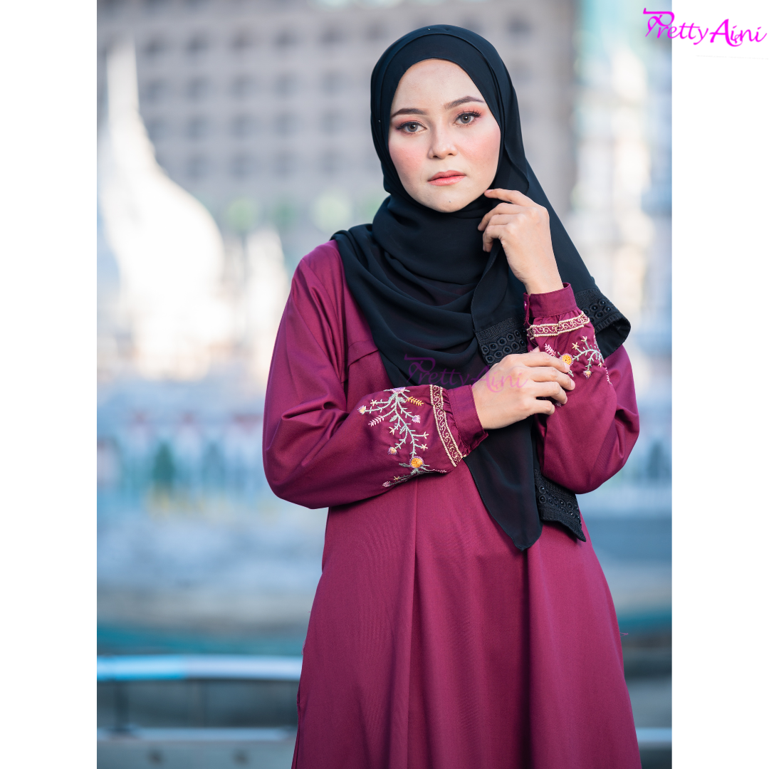 Jubah Amna - Maroon - Image 4