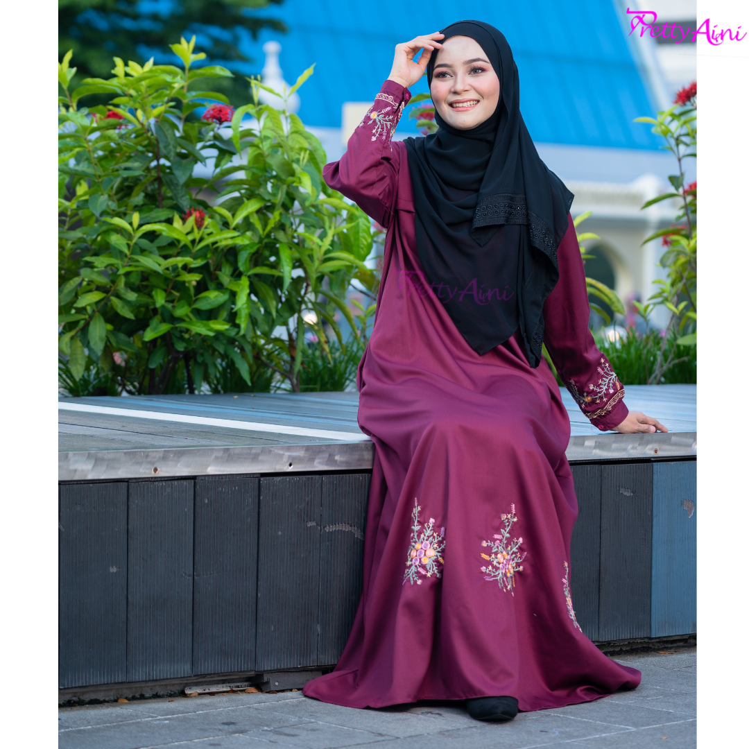 Jubah Amna - Maroon - Image 8